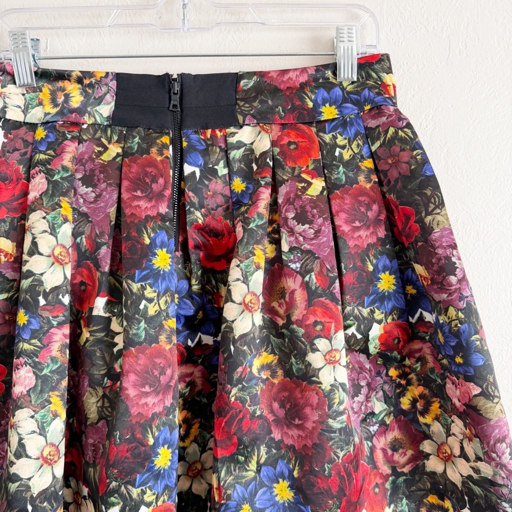 Alice + Olivia Floral Pleated Mini Skirt size 8 - Picture 6 of 8